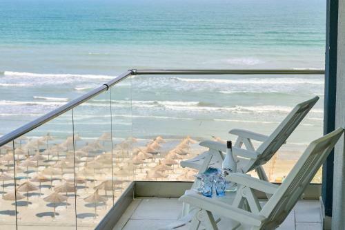Crazy Sea View 2br Apartment Alezzi Spa Pools Parking