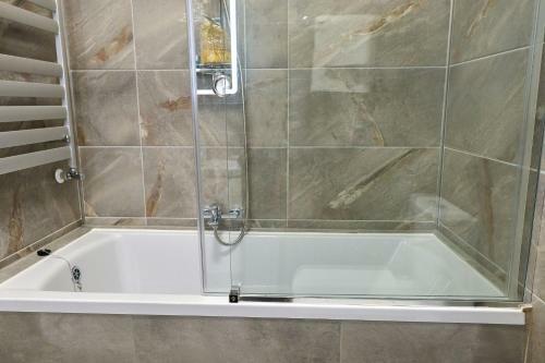 Bamboo Sea View Apartment Alezzi Spa Pools Parking