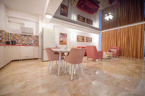 Marble Luxury Apartments - Lakeside