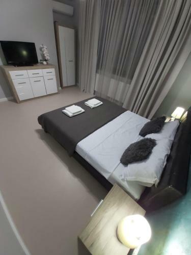 Pontoon Apartment