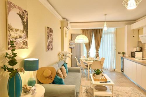 Amazing Seafront 2br Apartment Alezzi Spa N Pools