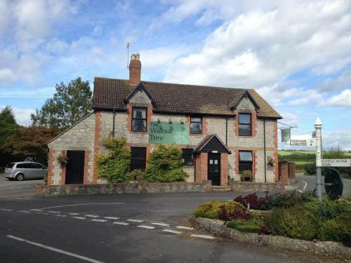 Hostal The Walnut Tree