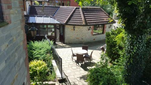 Hostal The Walnut Tree