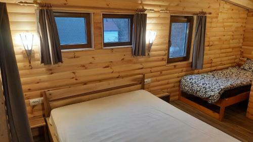 Cabana Bu?teni Apuseni Eco Din Podele