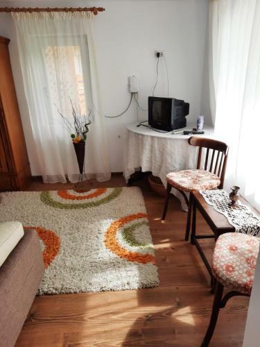 Cabanute Pitoresti Poiana Largului