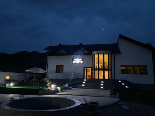 Hostal Perla Muntilor Ponoarele, Padurea De Liliac