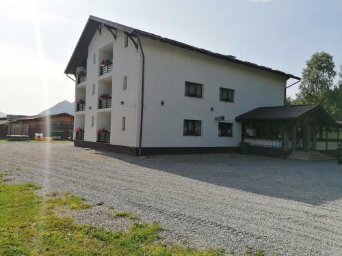 Hostal Pensiunea Teomir