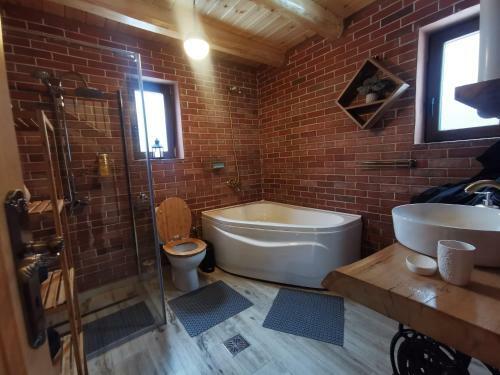 Bear's Lair Chalet