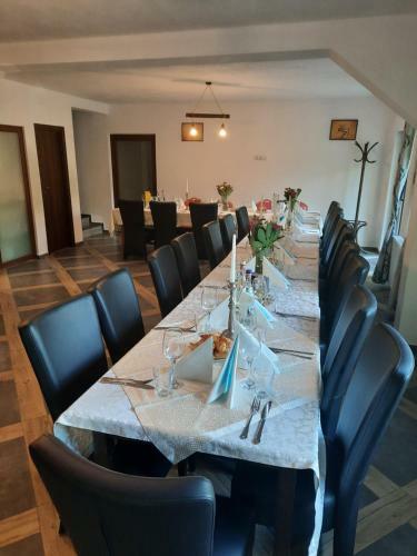 Hostal Pensiunea Vinatur