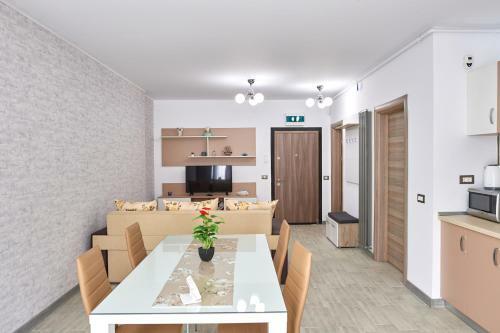 Sunny Apartments Alezzi Beach Resort