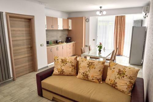 Sunny Apartments Alezzi Beach Resort