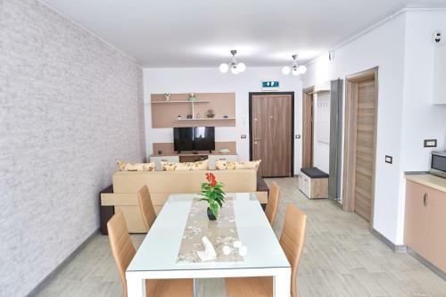 Sunny Apartments Alezzi Beach Resort