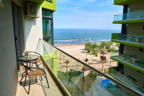 Sunny Apartments Alezzi Beach Resort