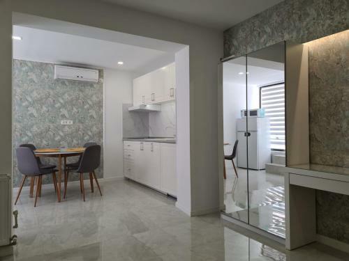 Apartament Cu Terasa