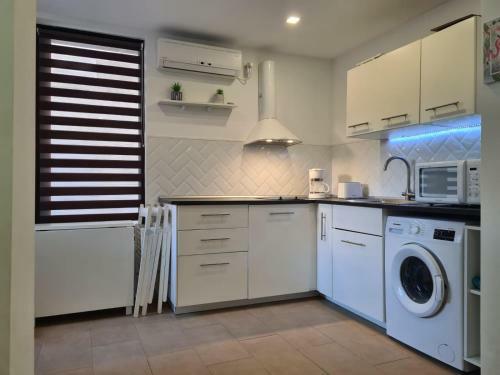 Apartament Cu Terasa