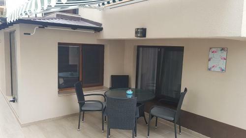 Apartament Cu Terasa