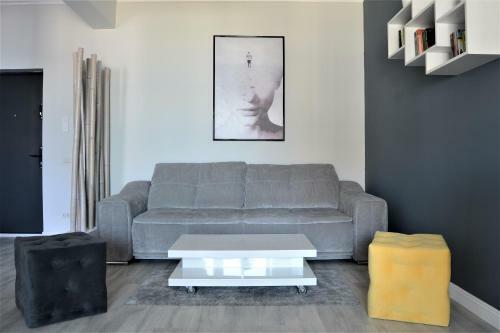 2 Steps Apartment
