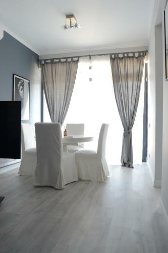 2 Steps Apartment