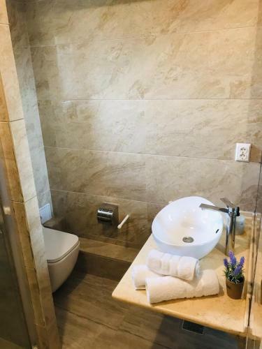 Hostal Breeze Villa Mamaia Nord