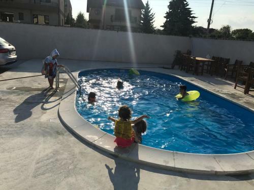 Hostal Breeze Villa Mamaia Nord