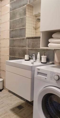 Millberry Beach Apartments