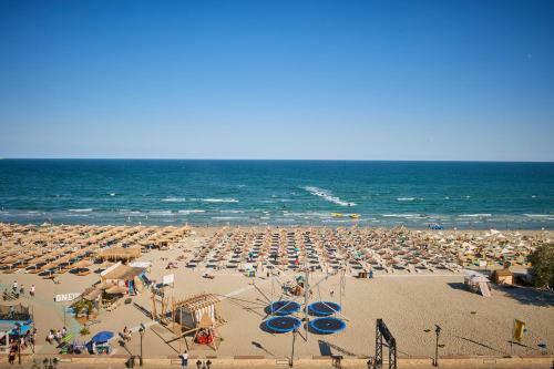 Oasis Apartment Spa N Pool Alezzi Beach Resort