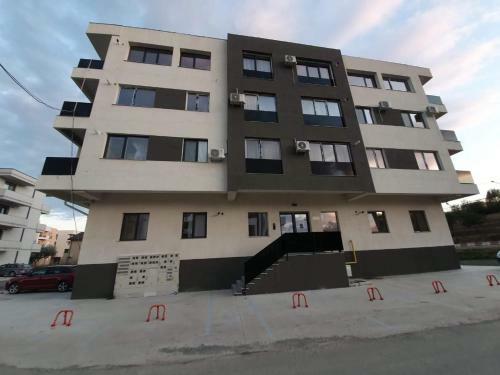 Andra Apartment