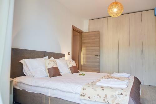 Ramina Apartment Spa N Pool Alezzi Beach Resort