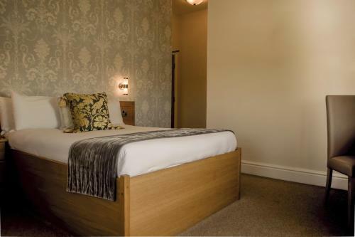 Hostal Shard Riverside
