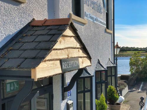 Hostal Shard Riverside