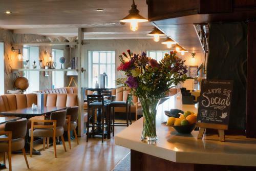 Hostal Shard Riverside
