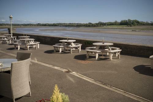 Hostal Shard Riverside