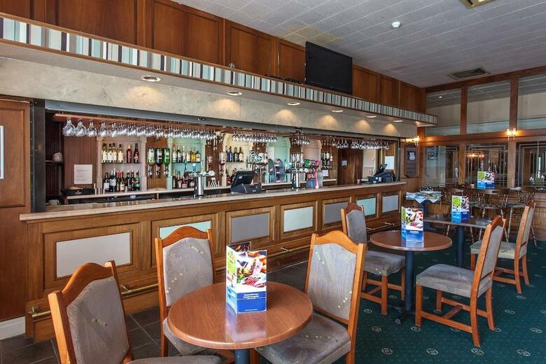 Russ Hill Hotel
