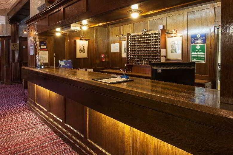 Russ Hill Hotel
