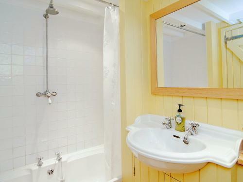 Ouseside Cottage