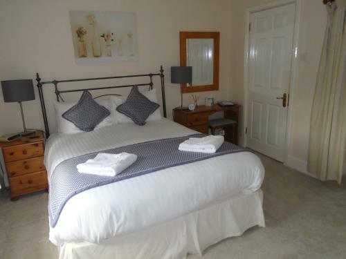 Trumbles Gatwick B&B