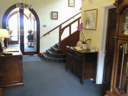 Trumbles Gatwick B&B