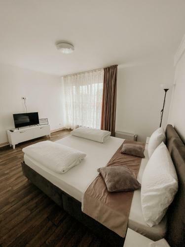 Paula Apartment & Rooms