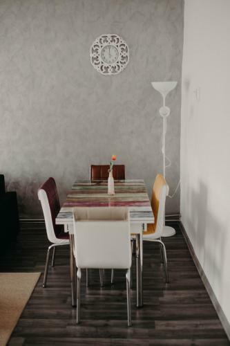 Paula Apartment & Rooms