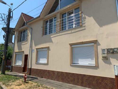 Paula Apartment & Rooms