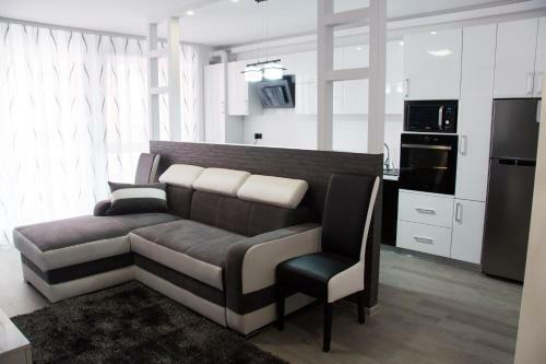 Modern Minimalist Apartment In Oradea