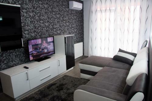Modern Minimalist Apartment In Oradea