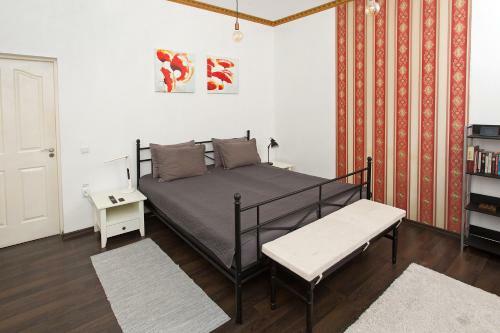 City Center Minimalist Apartment