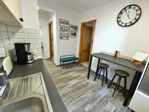 Highland Home - Lovely Cozy Apartment With Netflix