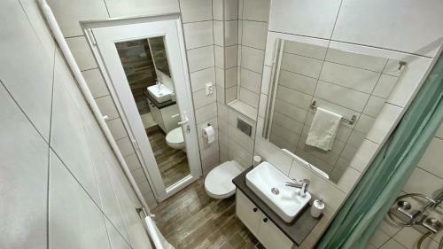 Highland Home - Lovely Cozy Apartment With Netflix