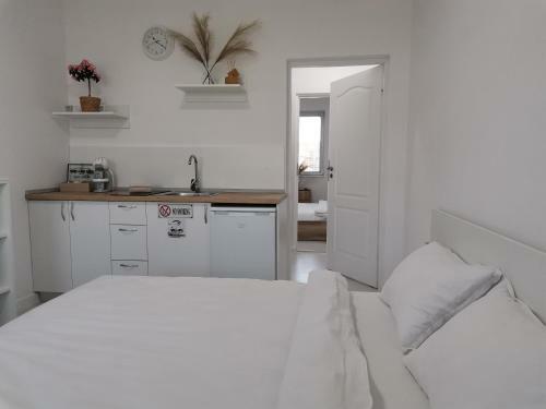 Casuta Cu Tei-lime House