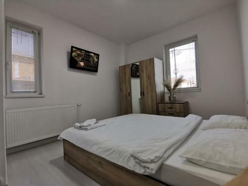 Casuta Cu Tei-lime House