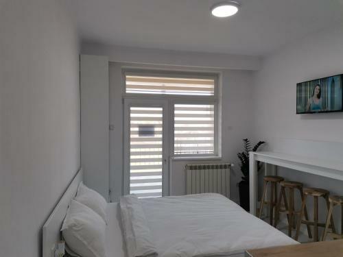 Casuta Cu Tei-lime House