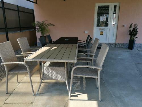Casuta Cu Tei-lime House