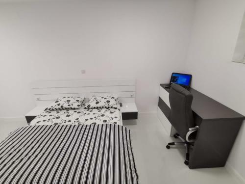 Casuta Cu Tei-lime House